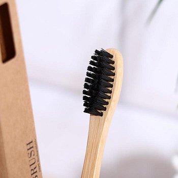 Бамбуковая зубная щётка Biocase чёрная (средней жесткости) - фото и картинки